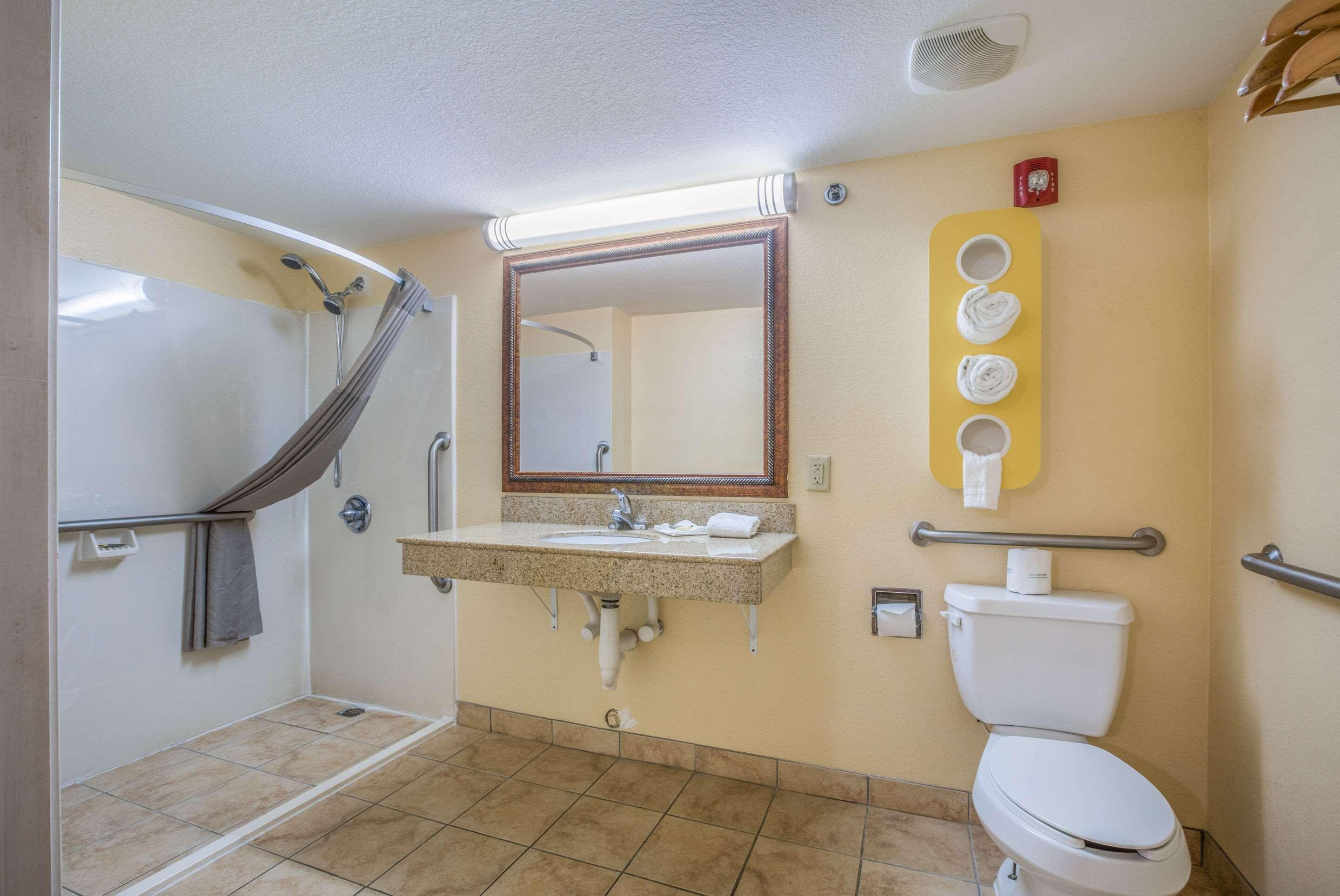 Rodeway Inn & Suites Μαίηκον Εξωτερικό φωτογραφία